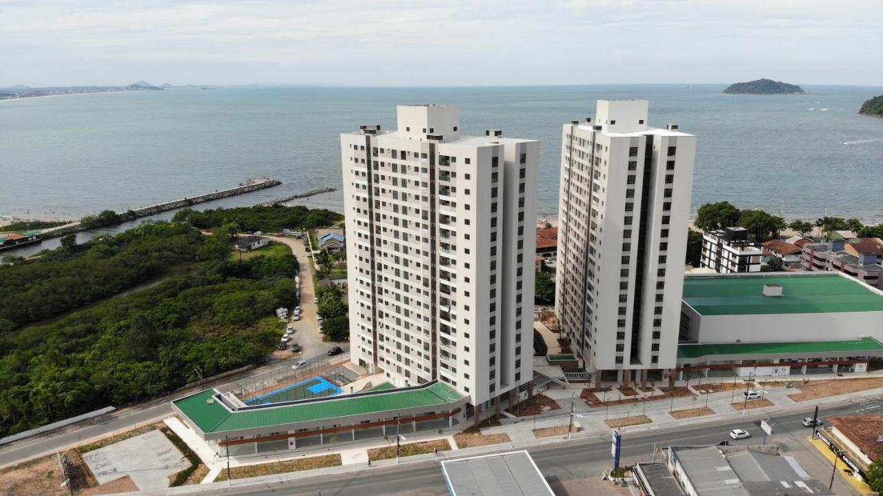 Aptos Em Home Club Frente Mar Com Area De Lazer Completa Penha  Esterno foto